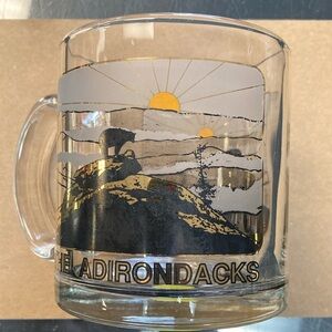 Vintage Glass Mug 22KT Gold Made in USA “THE ADIRONDACKS” Excellent Condition